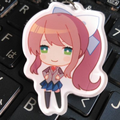 由英